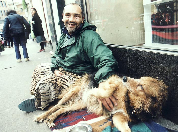 Martin and his dog Bassa on the streets. © Isobel Hutchinson